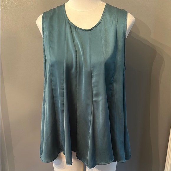 eri + ali Tops - Eri + Ali by Anthropologie- silky top